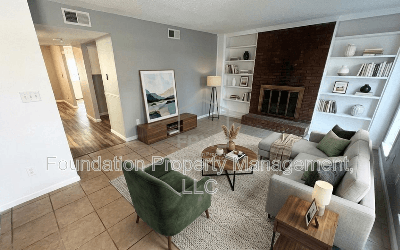 Memphis House: 1317 Royal Oaks Cove