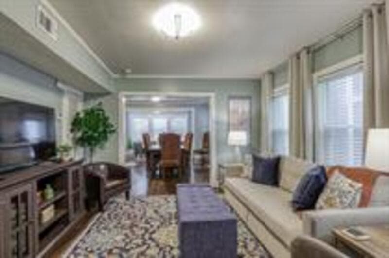 Kansas City Condo: 3400 Gillham Rd - 1N