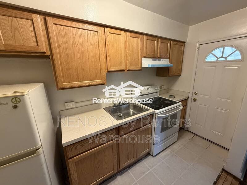 Baltimore House: 1038 Iris Ave