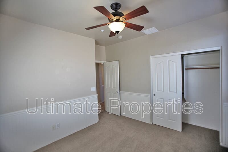 Peoria House: 29828 N 121st Ln