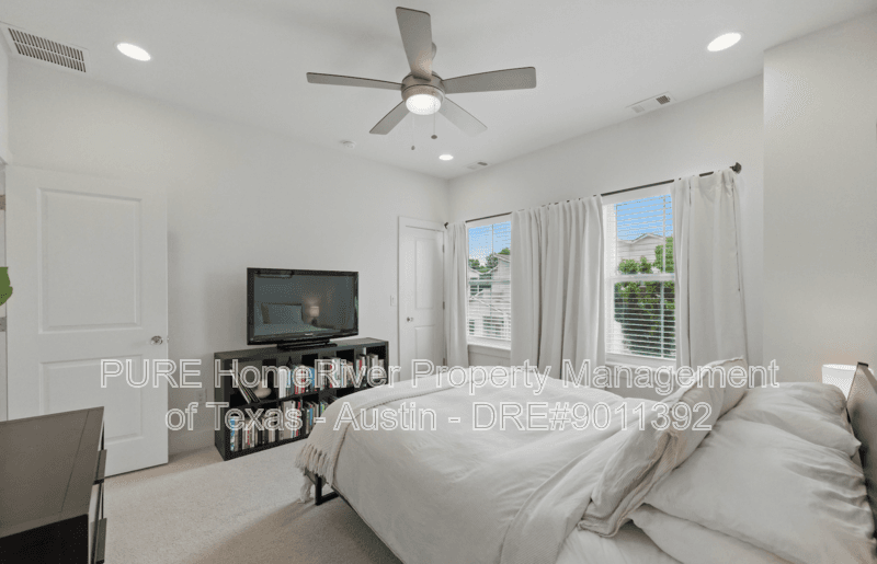 Austin Condo: 2710 Halcyon Drive
