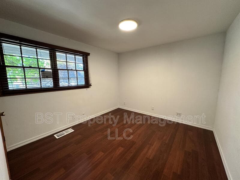 Keizer House: 1458 Greenwood Drive Northeast