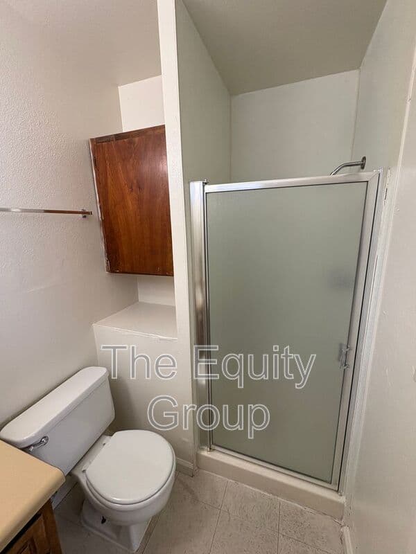 Visalia House: 244 East Prospect Avenue