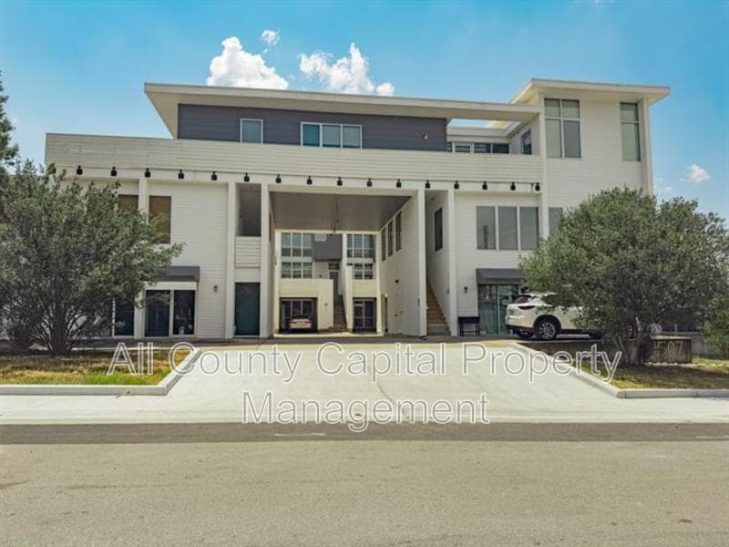 Austin House: 1507 North Street #A