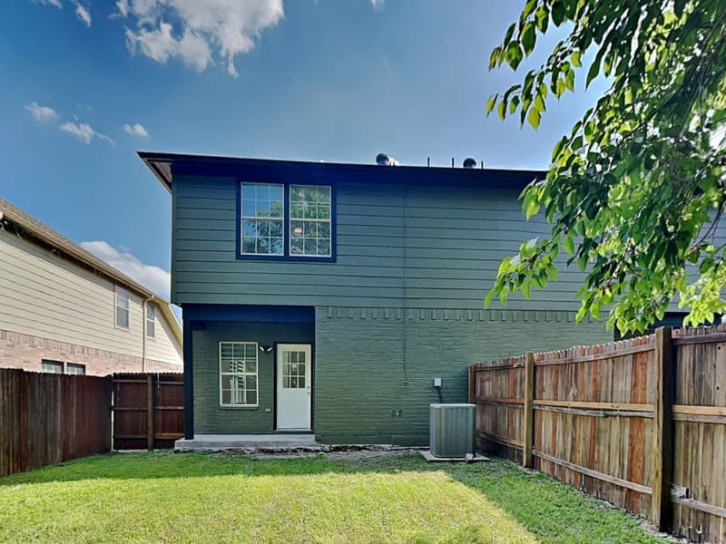 Mckinney Condo: 807 Fenet St