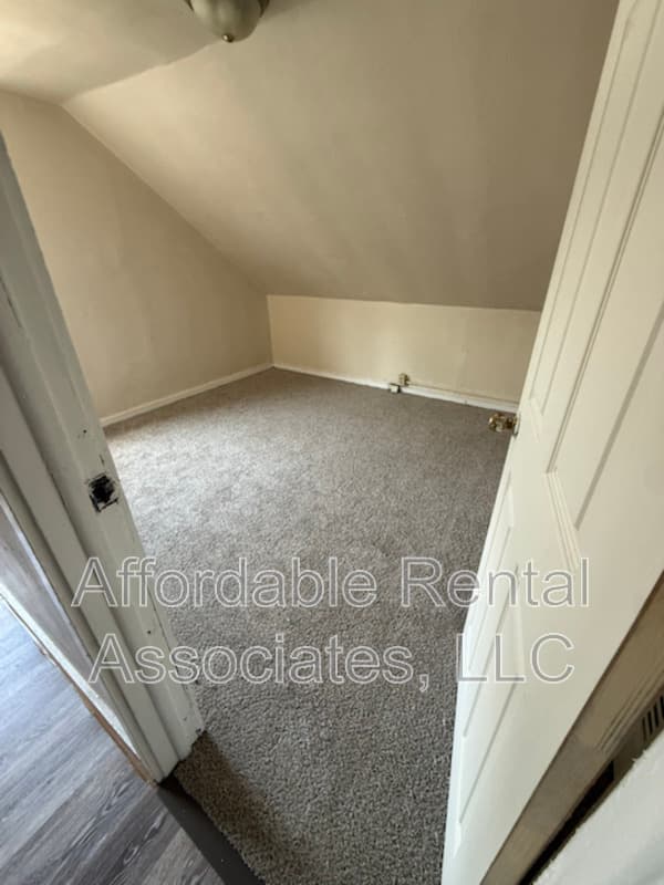 Milwaukee Condo: 1569 S 10th St