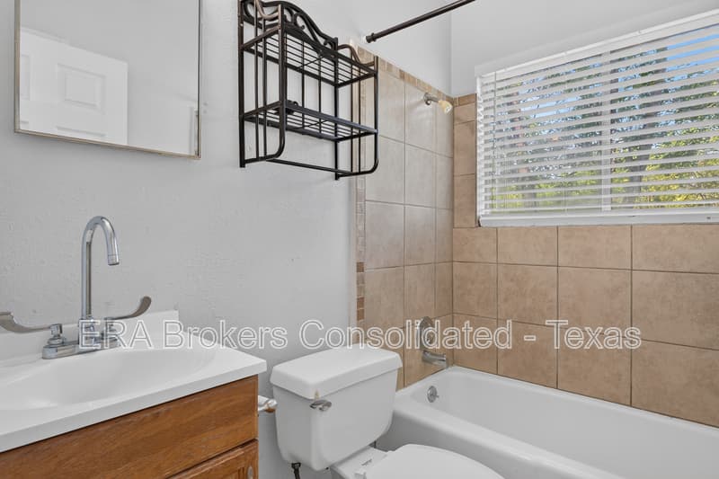 Schertz House: 213 Aviation