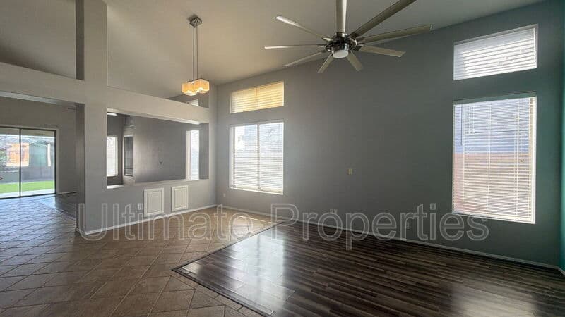 Avondale House: 3439 N 126th Dr