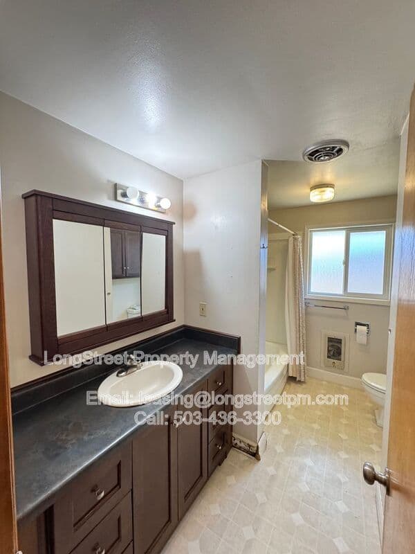 Corvallis House: 720 SW 53rd Street