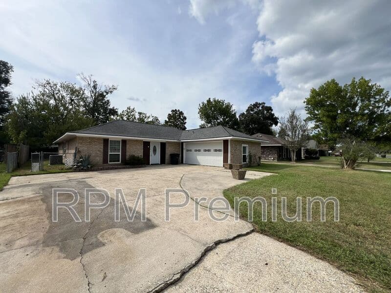 Baton Rouge House: 7516 Vice President Dr.