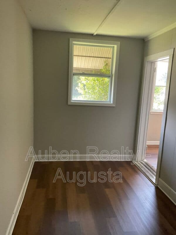Augusta House: 1928 Kratha Drive