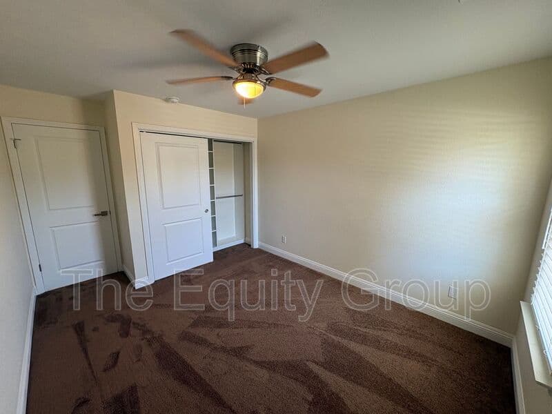 Visalia House: 2322 East Vassar Dr