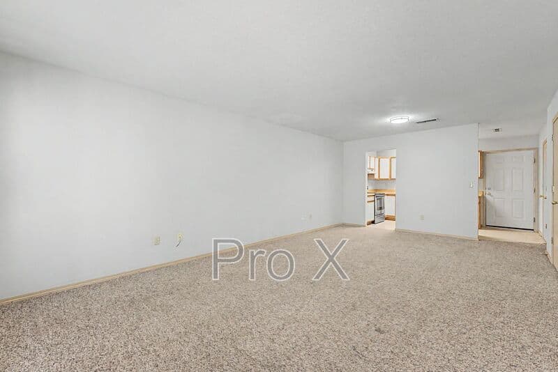 Fayetteville House: 1366 E Sequoyah Ct