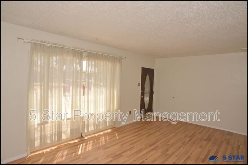 El Paso House: 6106 Tejas Drive