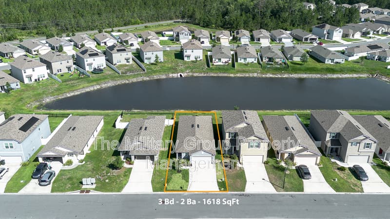 Jacksonville House: 15729 Equine Gait Dr
