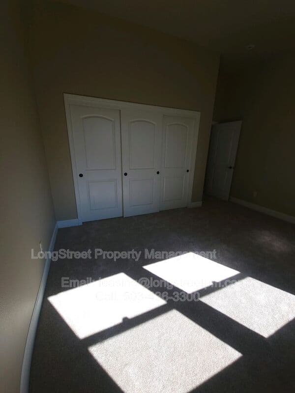 Portland House: 9739 NW Henry Ct