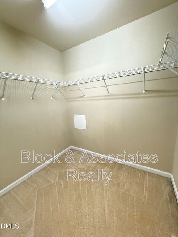 Raleigh House: 9911 Cleaver Ct
