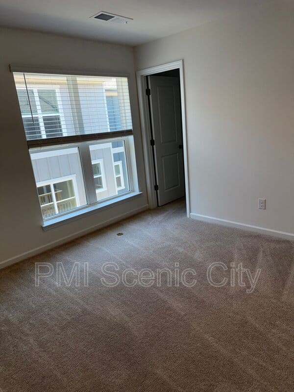 Chattanooga House: 244 Asbury Oak Ln