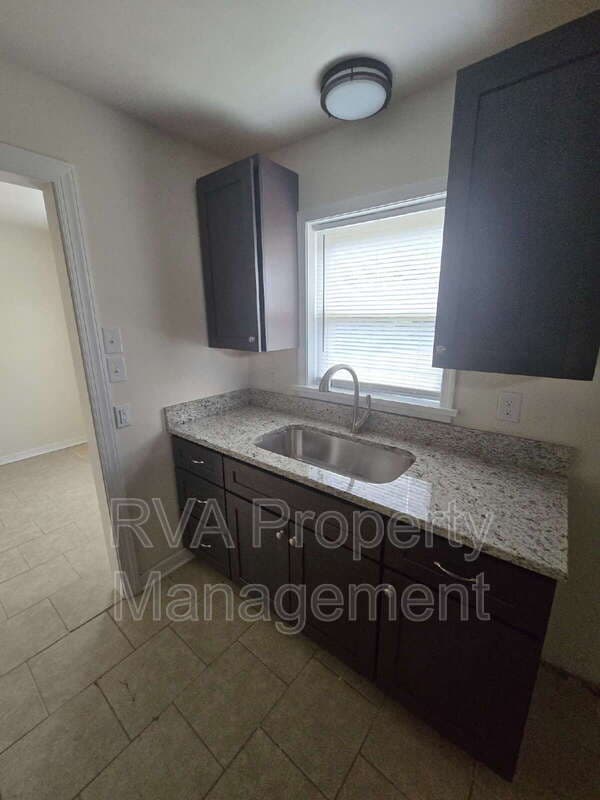 Richmond House: 3417 Danbury Road
