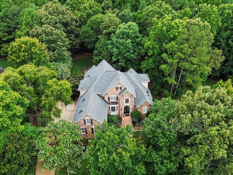 Raleigh House: 6121 Carlyle Drive
