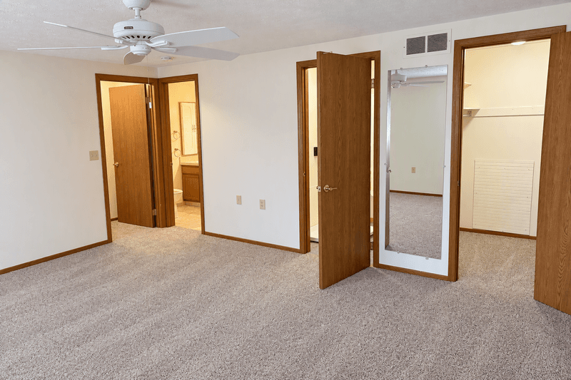 Medina Condo: 565 Leisure Lane