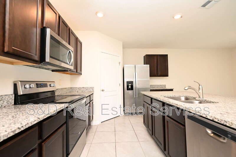 Lakeland House: 2548 Ryland Falls Drive