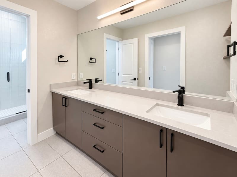 Englewood Townhome: 3535 S Emerson St.