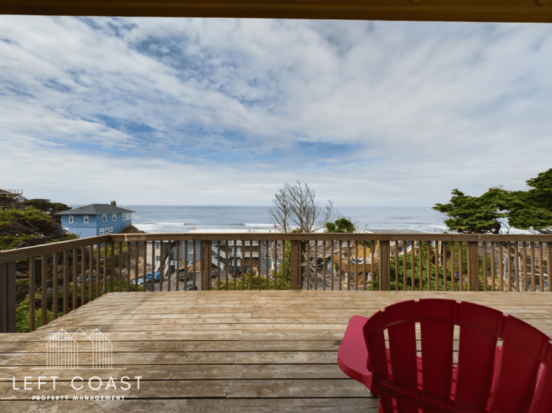 Lincoln City House: 1033 Northwest Inlet Avenue
