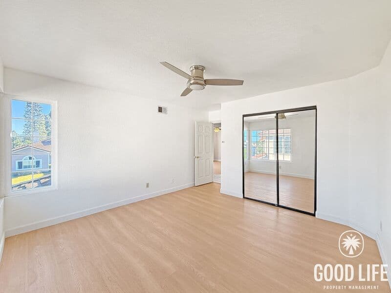 Escondido House: 1900 Angeles Gln