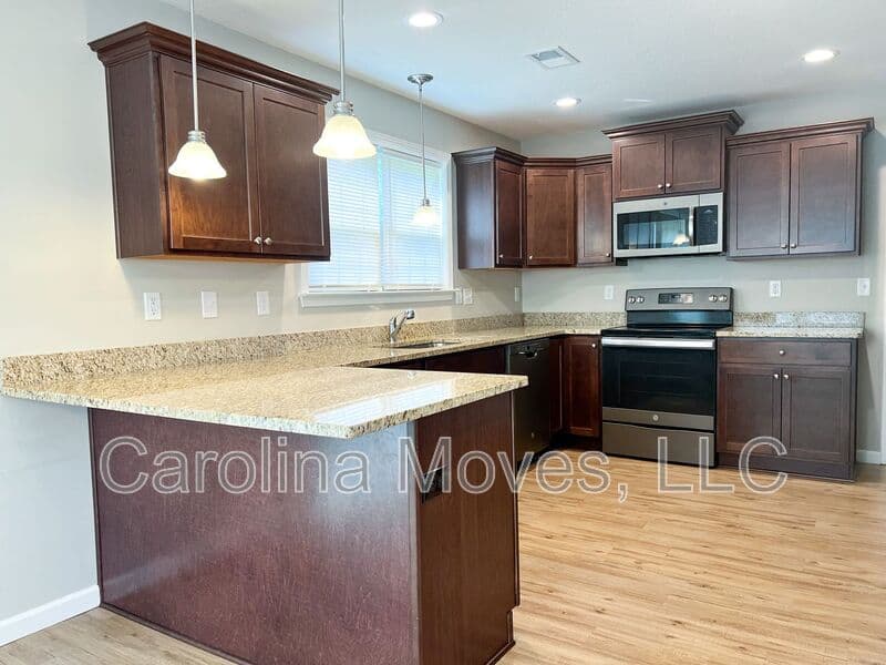 Simpsonville House: 260 Lockeland Park Drive