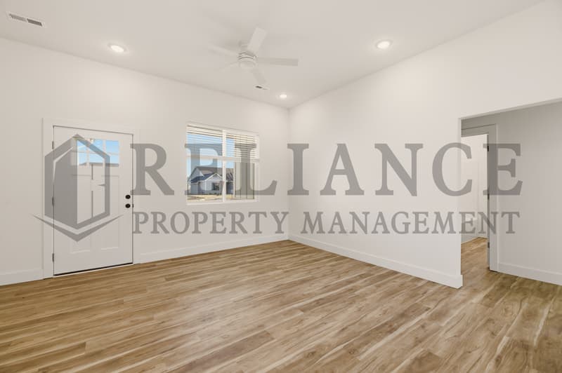 Valley Center House: 501 E Elmwood St