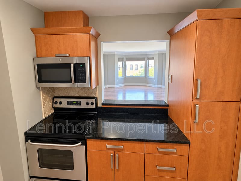 Salem Condo: 289 Essex Street - 305