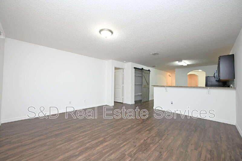 Lakeland House: 2238 Caspian Dr