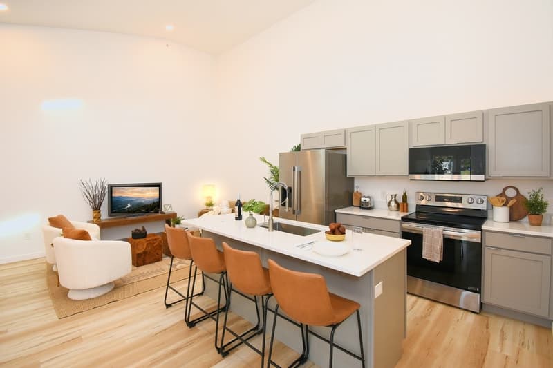 Tillson Condo: 56 Grist Mill Road - 2