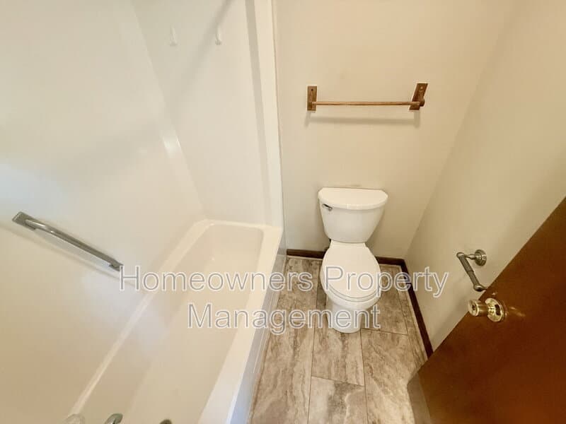 Fayetteville House: 4436 Briton Circle