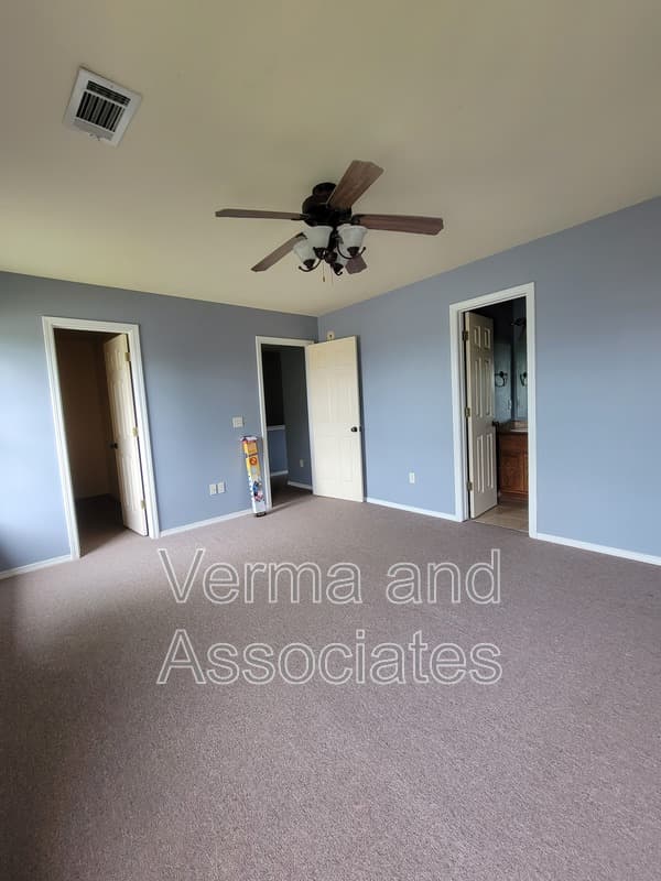 Centerton Townhome: 192 Fair St