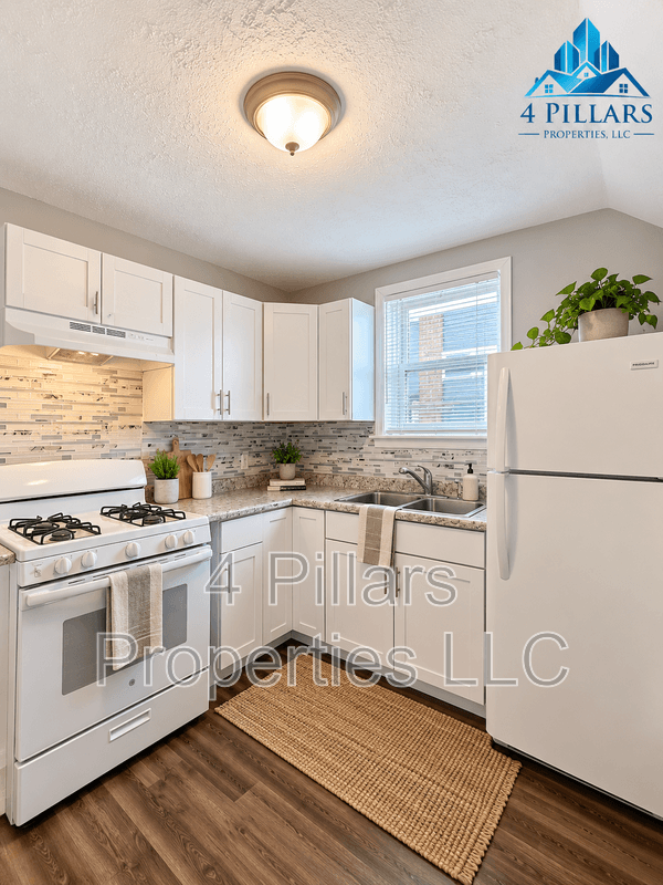 East Chicago Condo: 1311 E Columbus Dr