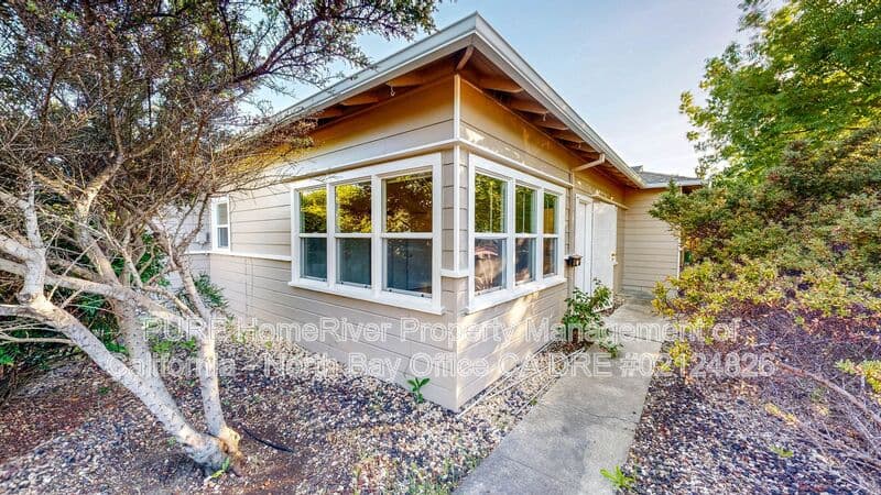 Santa Rosa House: 1430 Sonoma Avenue