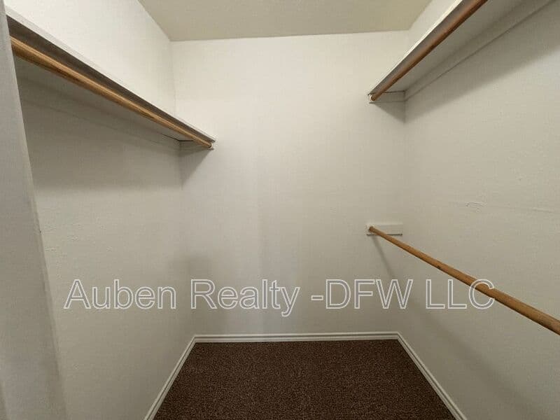 Princeton House: 909 Parkplace Ridge
