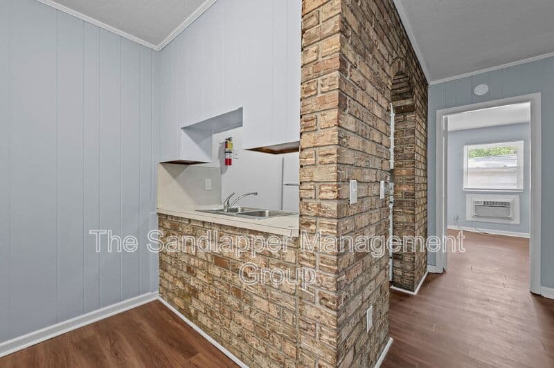 N Charleston Condo: 1215 Mosstree Road