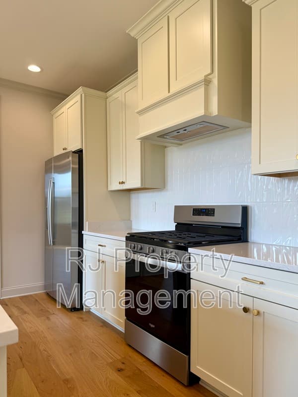 Collierville Townhome: 924 Aldwick Dr