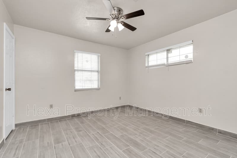 Houston Condo: 4679 Weaver Road