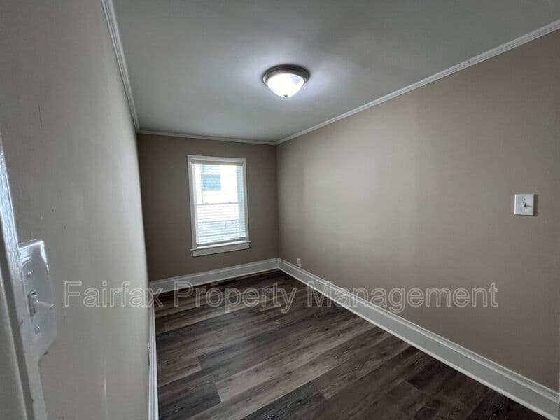 Durham House: 2616 S Roxboro St