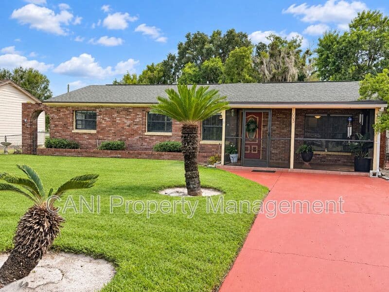 Sanford House: 1003 W 9th Street