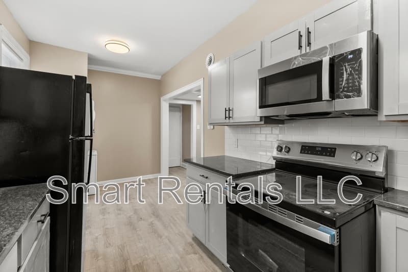 St. Louis Condo: 4209 Ellenwood Avenue - 202