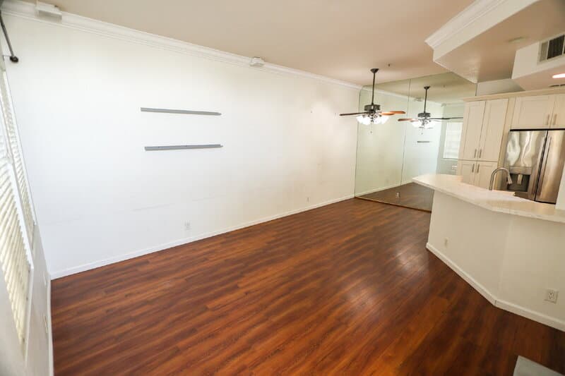 Long Beach House: 2942 Claremore Ln