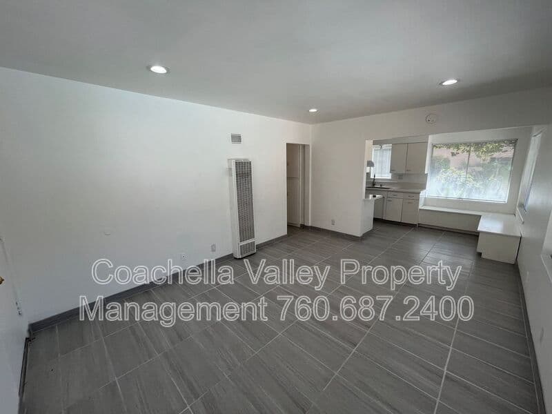 Palm Springs House: 2290 S Palm Canyon Drive