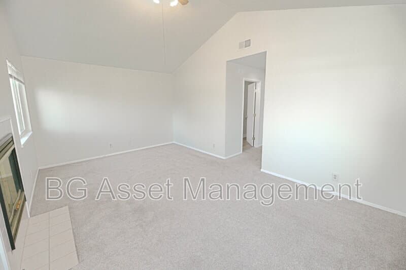Rodeo House: 810 3rd St