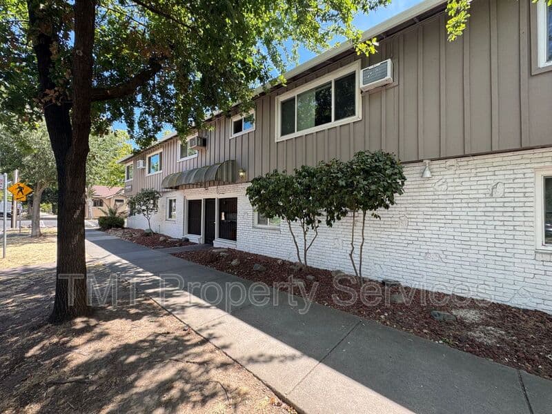 Sacramento Condo: 2530 S St