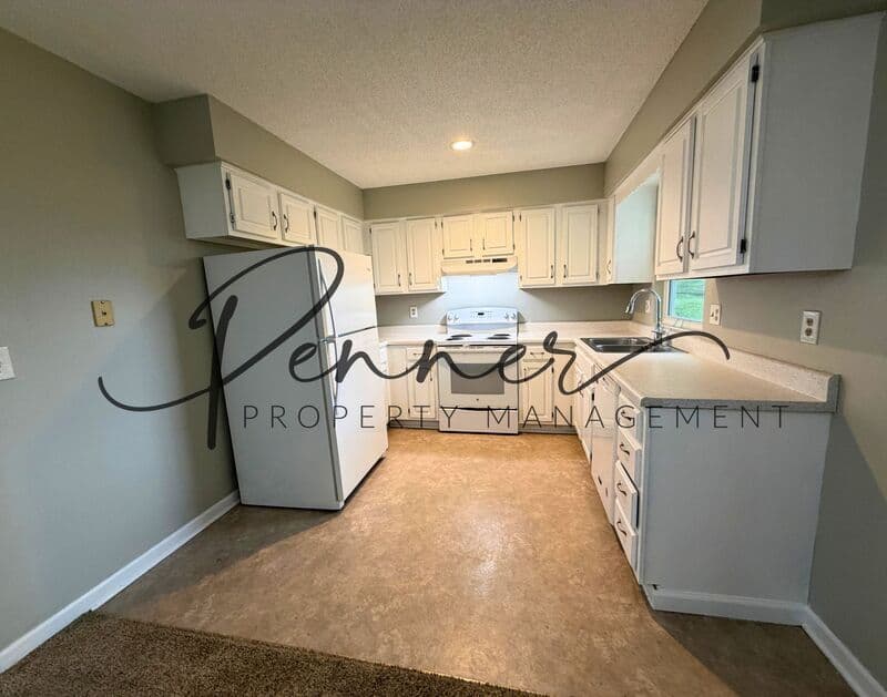 Blue Springs House: 2614 NW 3rd Terrace